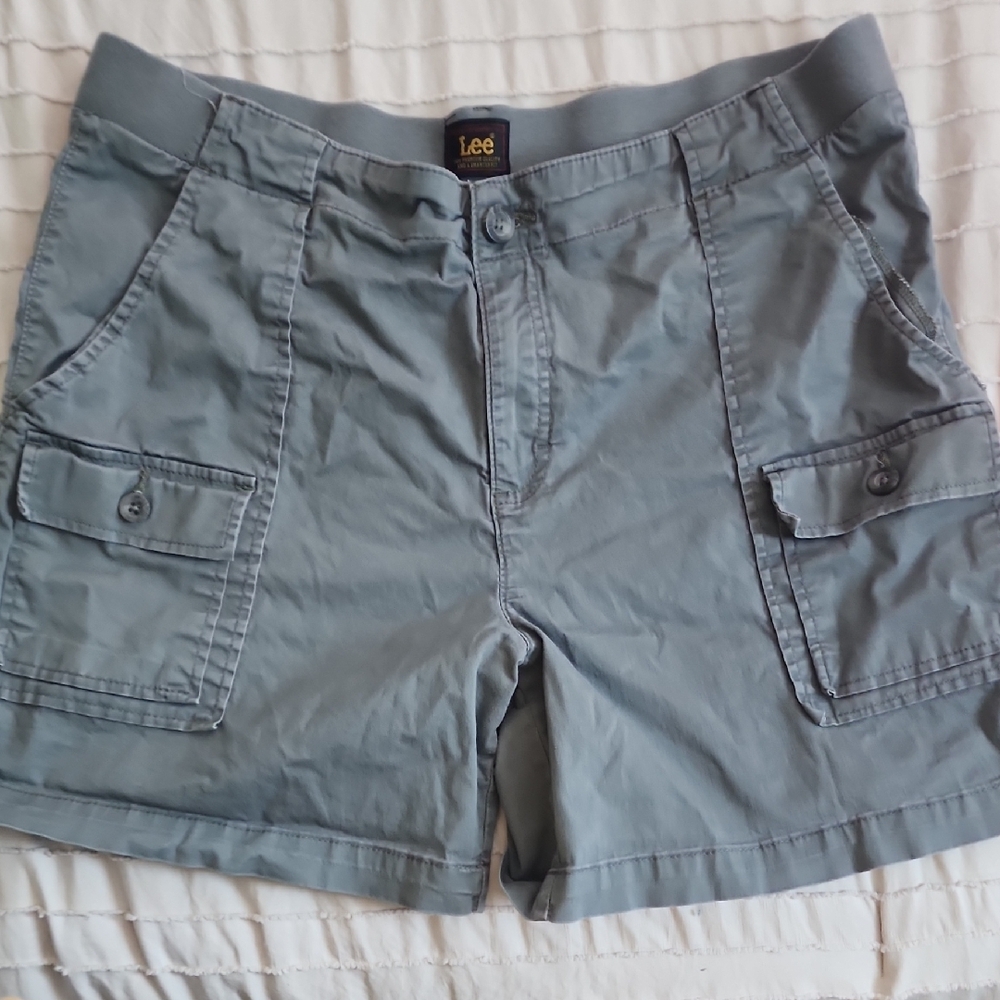 Lee Women's Gray Cargo Shorts with Comfortable Fit